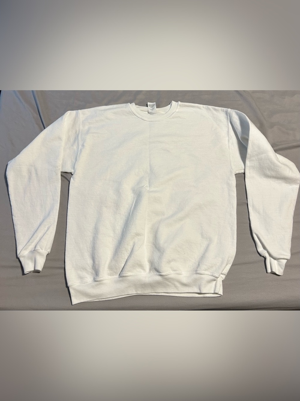 Hanes White Men’s Crewneck Sweatshirt-size m